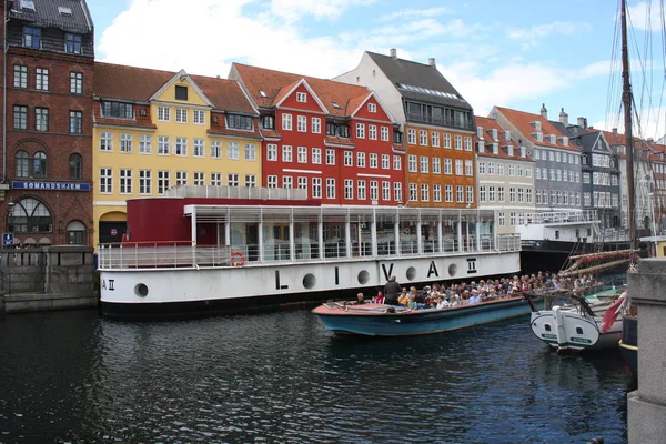 Vatten kanaler, Nyhavn, Köpenhamn, Danmark — Stockfoto