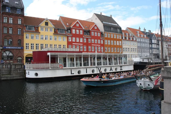 Водные каналы, Nyhavn, Копенгаген, Дания — стоковое фото