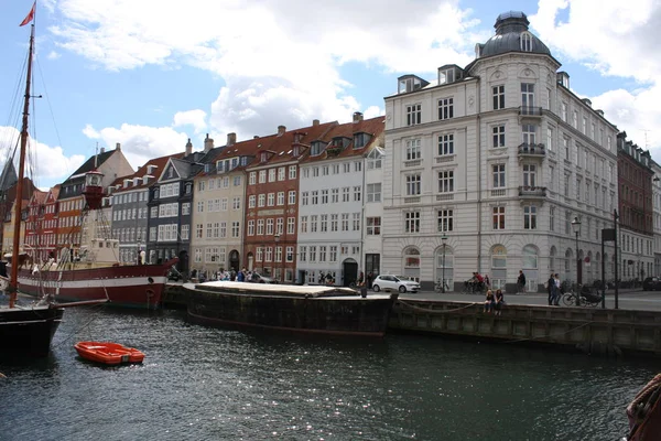 Водные каналы, Nyhavn, Копенгаген, Дания — стоковое фото