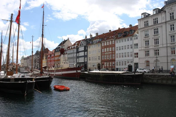 Водные каналы, Nyhavn, Копенгаген, Дания — стоковое фото