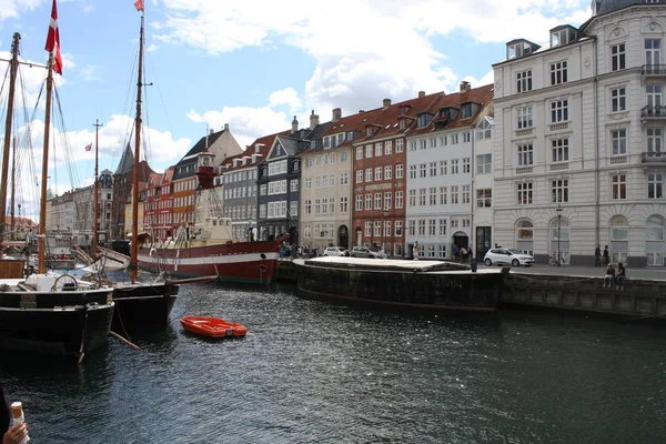 Водные каналы, Nyhavn, Копенгаген, Дания — стоковое фото