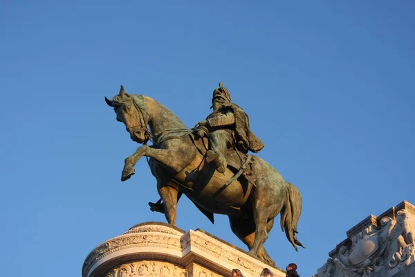 Monument au roi Victor-Emmanuel II, qui a uni l'Italie, à Rome, Italie — Photo