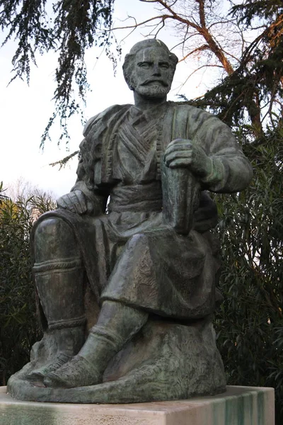 Statue von petar ii petrovic-njegos im park borghese, rom — Stockfoto