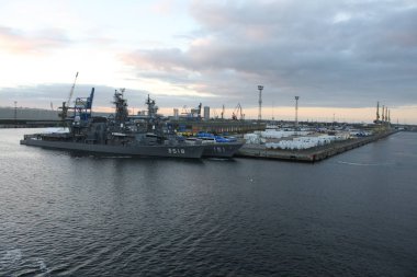 Rostock, Almanya: 1 Şubat. 2017 - Rostock liman ve Almanya arasındaki Danmark Körfezi arasında feribot yelken