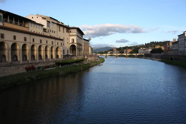 Panoramic view over Florence Italy with city river, Tuscany, Italy. — Stock Photo, Image