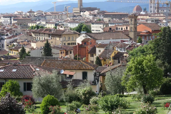 Panoramatický výhled na Florencii Itálie s city řeka, Toskánsko, Itálie. — Stock fotografie