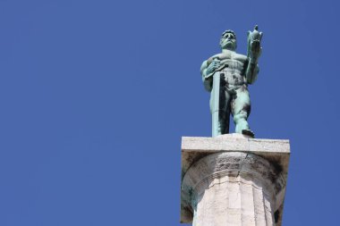 Belgrad Victor bronz, yapılan anıt heykeli bulunan Kalemegdan parka bakan Sava Nehri ve Zemun bölge, Belgrade, Sırbistan.