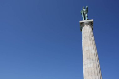 Belgrad Victor bronz, yapılan anıt heykeli bulunan Kalemegdan parka bakan Sava Nehri ve Zemun bölge, Belgrade, Sırbistan.