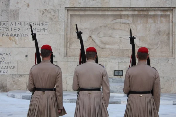그리스 의회, 아테네 앞 evzoni 가드 — 스톡 사진
