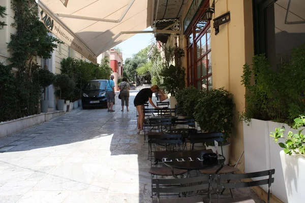 普拉卡是最古老的雅典部分。食肆的地段，珠宝商店旅游商店和咖啡馆. — 图库照片