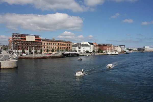 Copenaghen in Danimarca con baia .. — Foto Stock