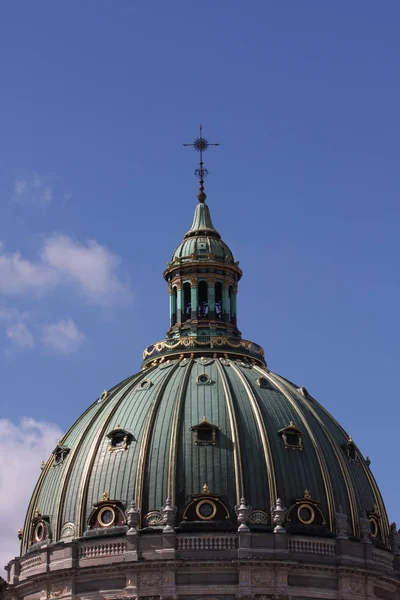 フレゼリクス教会や一般そのロココ様式の建築、大理石の教会 Marmorkirken として知られている Frederiks カークの詳細はコペンハーゲン、デンマークの福音ルーテル教会. — ストック写真