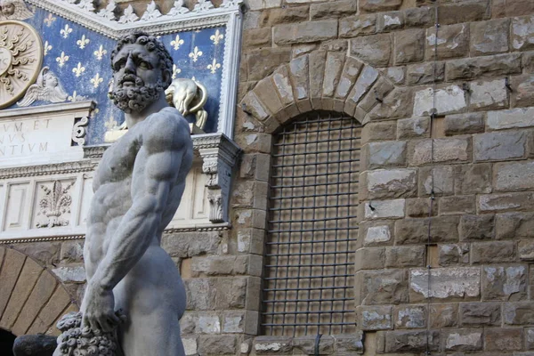 Herkül heykeli ve Caco Baccio Bandinelli'nin, Floransa, İtalya Piazza della Signoria ile ilgili ayrıntılar