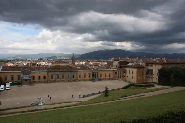 Palazzo Pitti Floransa - İtalya ile bazı amasing Ayrıntılar görünümünü.