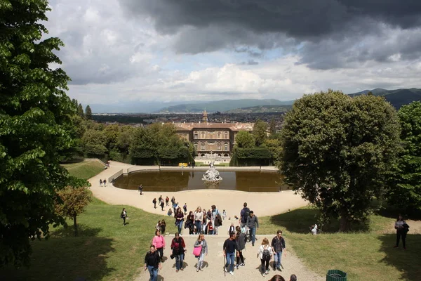 Boboli Bahçeleri ortasına Neptün Çeşmesi. Heykeltıraş, Stoldo Lorenzi. Floransa