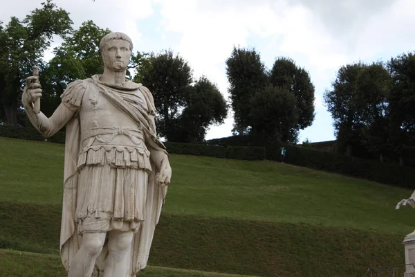 Staty i Boboli-trädgårdarna - Florens, Toscana, Italien — Stockfoto