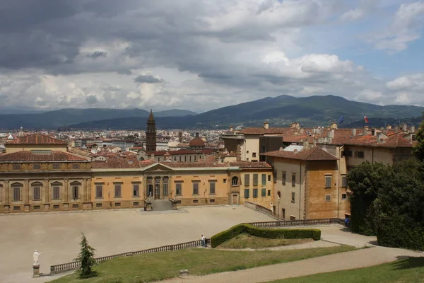 Palazzo Pitti Floransa - İtalya ile bazı amasing Ayrıntılar görünümünü.