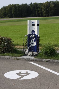 Aarau, İsviçre: Ekim, 1 2017 - güç kaynağı Aarau elektrikli otomobil için