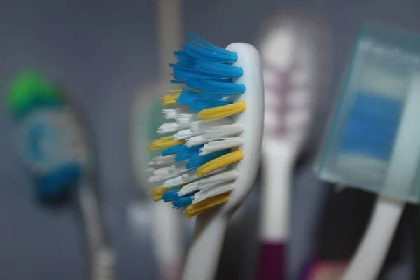Escovas de dentes - olhar de perto . — Fotografia de Stock