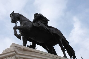 Atlı heykeli sayısı Gyula Andrassy ile bina, Macaristan Parlamentosu'nun, Budapeşte, Macaristan.