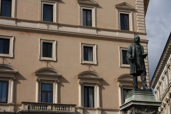 stock image Marco Minghetti statue (Piazza di San Pantaleo - Rome)