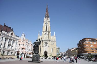 Novi Sad, 21 Ağustos 2017 - adı Mary Kilisesi Novi Sad, Sırbistan büyük saat ile