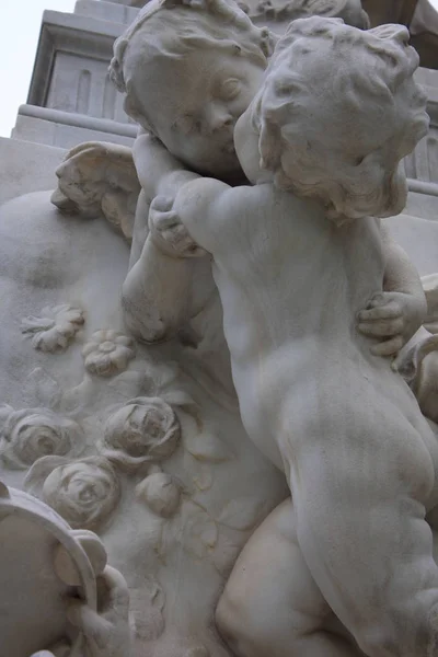Подробности Статуе Вольфганга Амадея Моцарта Австрийский Скульптор Виктор Тильгнер 1896 — стоковое фото