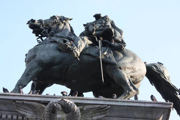 The Monument to King Victor Emmanuel II at Cathedral Square or P — Stock Photo, Image