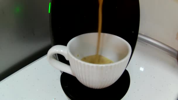 Kaffemaskin Som Gör Espresso Närbild — Stockvideo