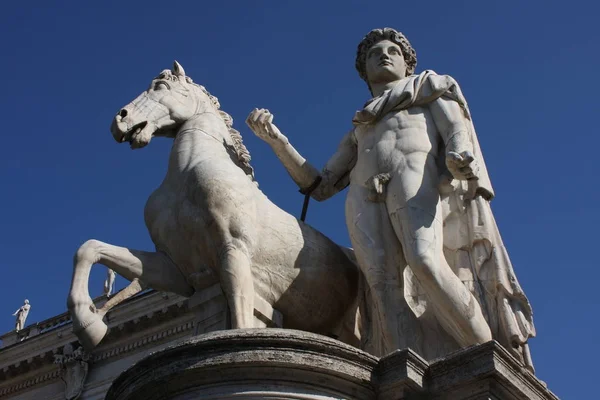 Piazza Del Campidoglio Statue Castor Aux Escaliers Cordonata Rome Italie — Photo