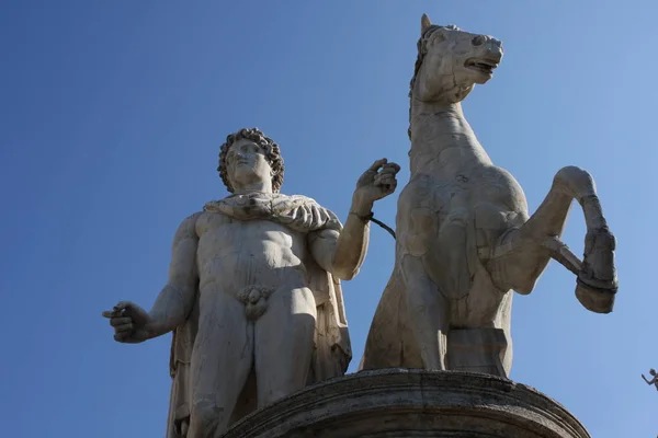 Estatuas Del Pólux Parte Superior Escalera Plaza Del Capitolio Piazza — Foto de Stock