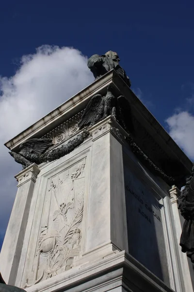 Подробнее Памятник Кавуру Площади Кавур Риме Италия — стоковое фото