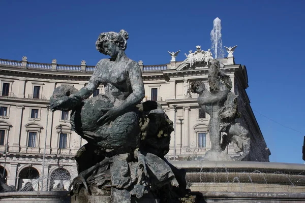 Jahrgangsbrunnen Auf Dem Platz Der Republik Rom Italien — Stockfoto