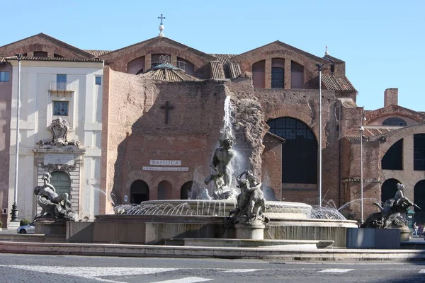 Fontana Delle Naiadi Och Santa Maria Degli Angeli Dei Martiri — Stockfoto