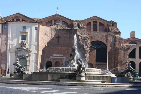 Fontana Delle Naiadi Und Santa Maria Degli Angeli Dei Martiri — Stockfoto