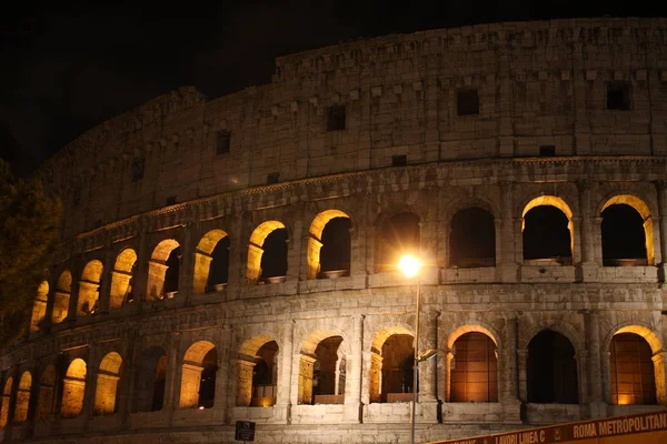 Zobacz Roman Coliseum Nocy Rzym Włochy — Zdjęcie stockowe