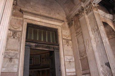Pantheon - biri en ünlü Roma, Italya'Bina içinde.