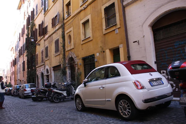 Rome Italy Feb 2018 Modern Fiat 500 Piazza Del Pantheon — Stock Photo, Image