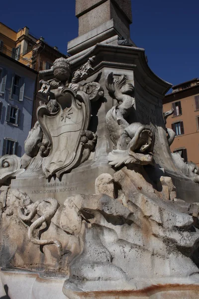 Detalles Escultóricos Sobre Fuente Piazza Del Pantheon Roma Italia — Foto de Stock