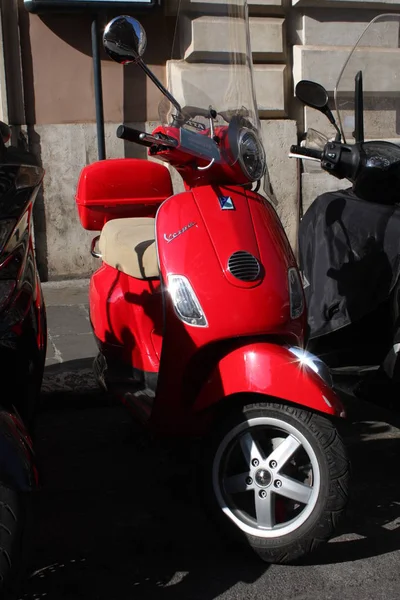 Rom Italien Feb 2018 Roter Roller Auf Der Piazza Del — Stockfoto