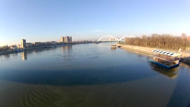 Visa Från Petrovaradin Bridge Till Novi Sad Serbien — Stockvideo