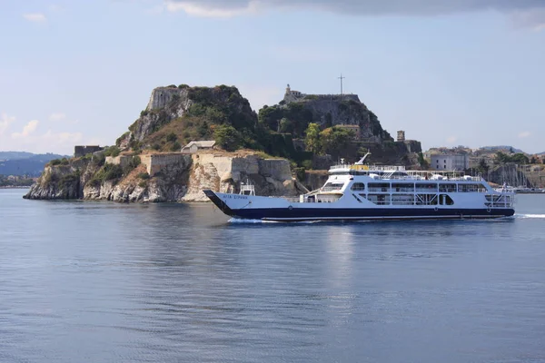 Ferry Vela Cerca Isla Corfú Grecia — Foto de Stock