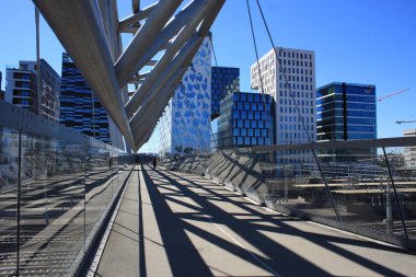 Oslo, Norveç'te Akrobaten yaya köprüsü