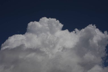 Gökyüzündeki bulutun görüntüsü