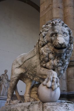 Piazza della Signoria Floransa - bu kamu kare üzerinde ünlü Muzeum heykeli kopyaları.