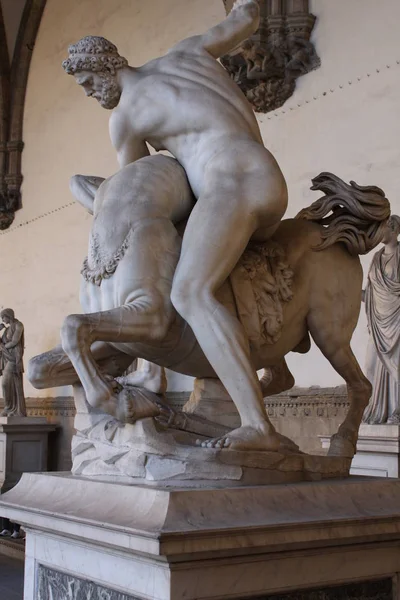 Hercules Walki Centaur Nessus Mitologiczne Opowieści Rzeźba Jest Arcydziełem Giambologna — Zdjęcie stockowe