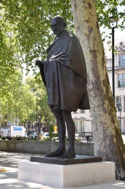 Mahatma Gandhi Heykeli, Parlamento Meydanı Londra