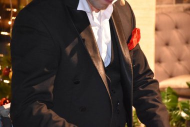 Sihirbazın siyah kostümü