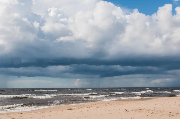 Tormenta en el mar Báltico, Letonia — Foto de Stock