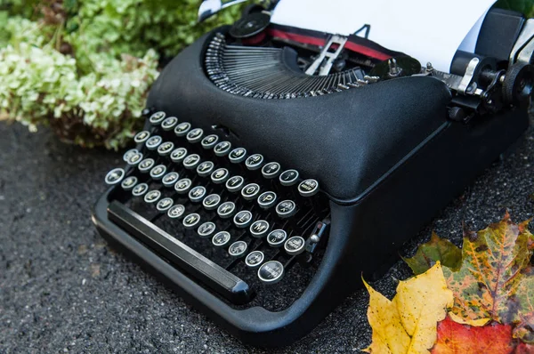 Máquina de escribir antigua vintage — Foto de Stock